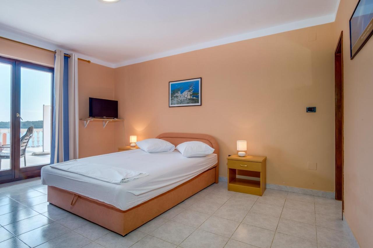 Apartments Villa Julija Mali Lošinj Exterior foto