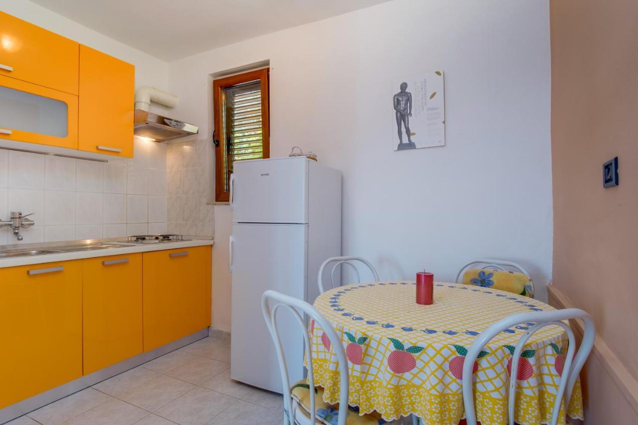 Apartments Villa Julija Mali Lošinj Exterior foto