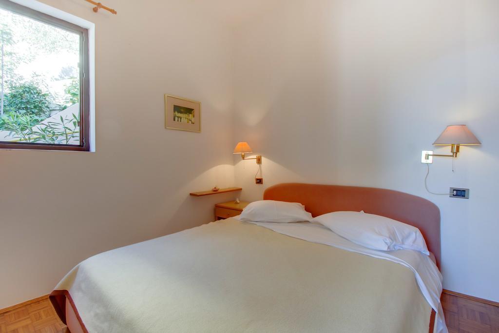 Apartments Villa Julija Mali Lošinj Cameră foto