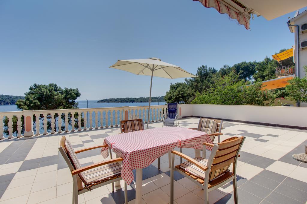 Apartments Villa Julija Mali Lošinj Cameră foto