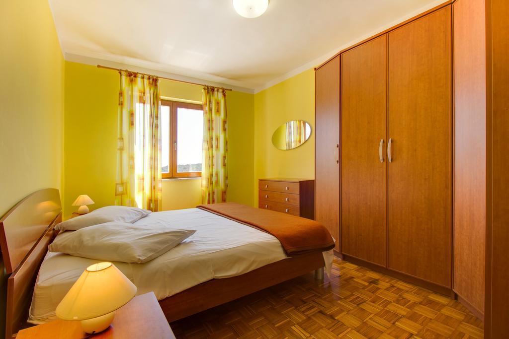 Apartments Villa Julija Mali Lošinj Cameră foto